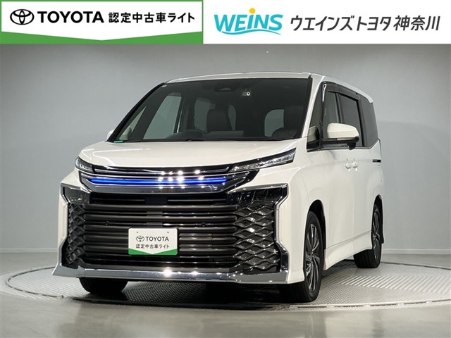 Toyota Voxy 1