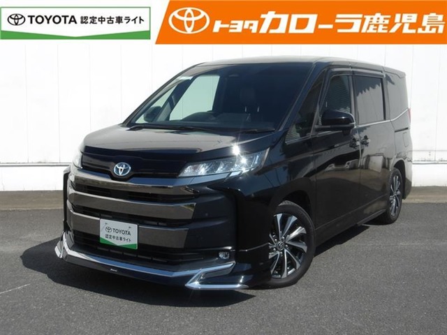 Toyota Noah 1