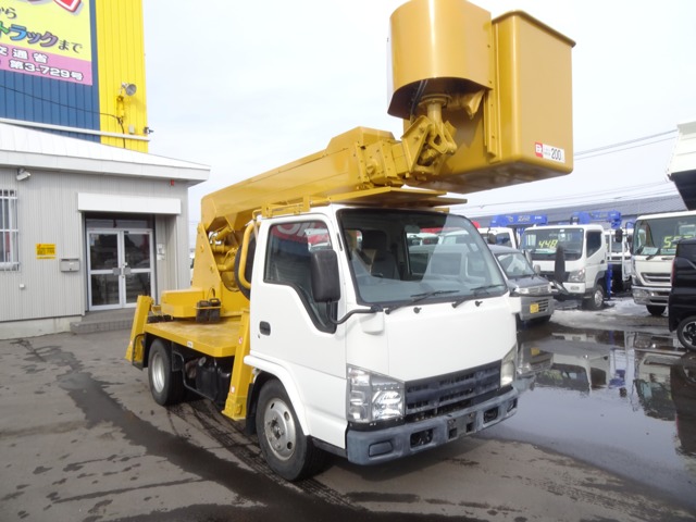 2008 Isuzu Elf