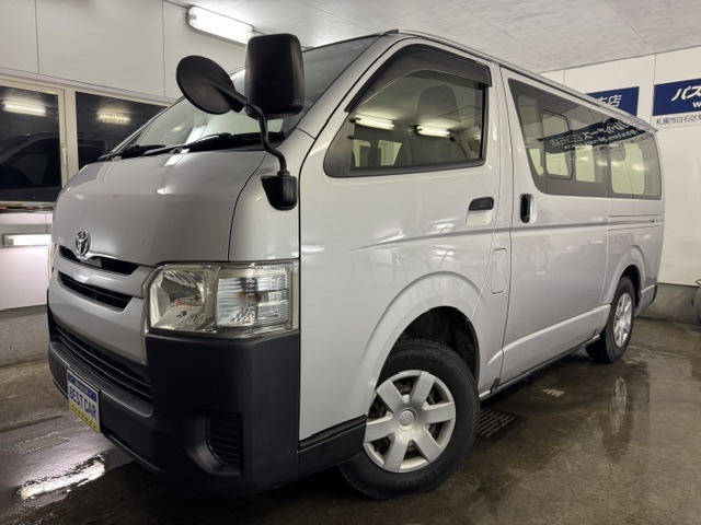 Toyota Regius Ace 1