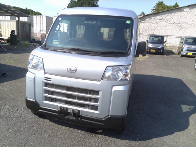 Daihatsu Hijet Cargo 1