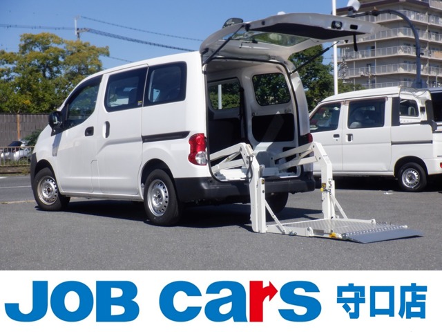 Nissan NV200 Vanette Van 1