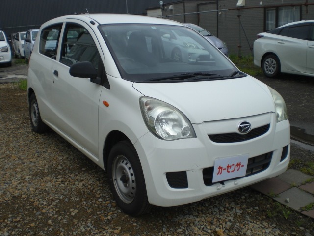 Daihatsu Mira 1