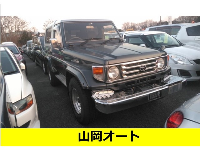 Toyota Land Cruiser 70 2