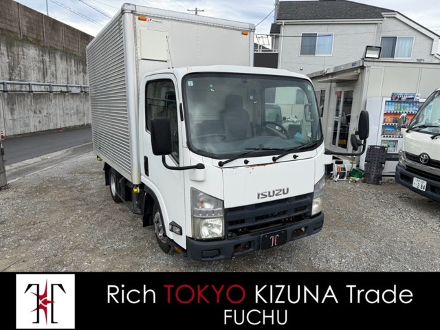 Isuzu Elf 1