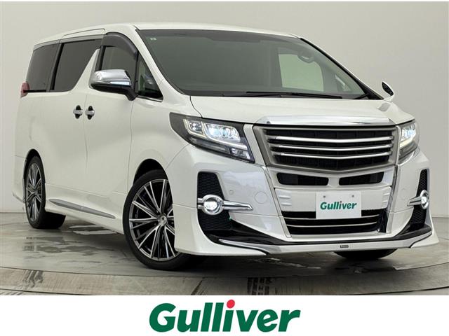 Toyota Alphard 1
