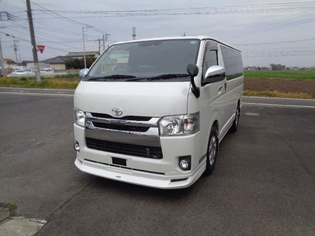 Toyota Hiace Van 1