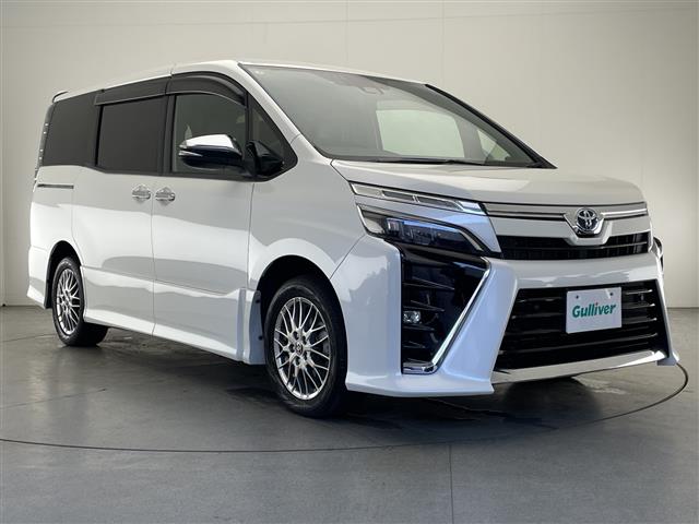 Toyota Voxy 1
