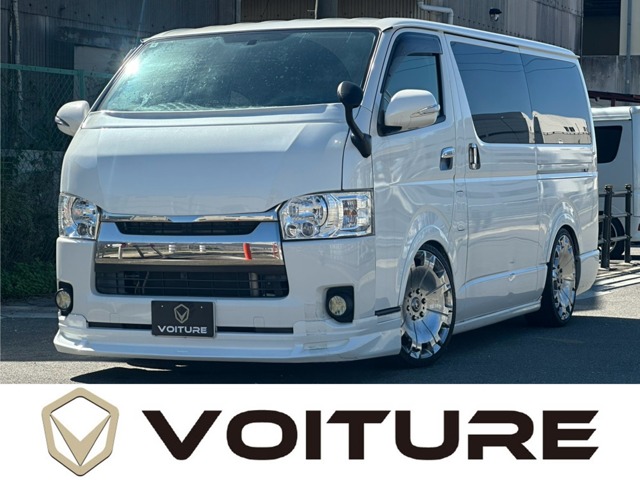 Toyota Hiace Van 1