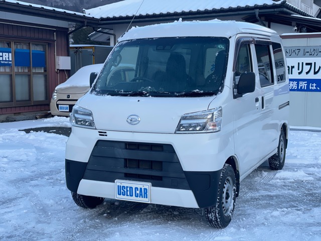 Daihatsu Hijet Cargo 1
