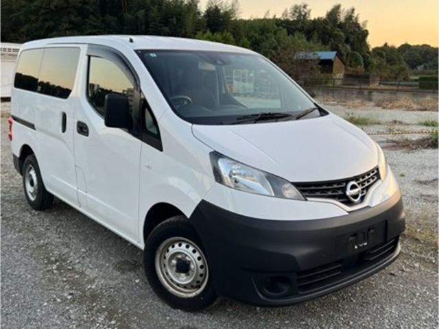 Nissan NV200 Vanette Van 1