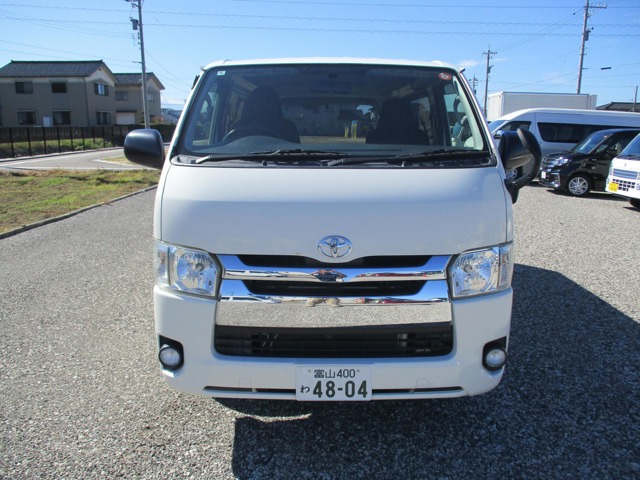 Toyota Hiace Van 1