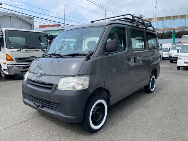 Toyota Light Ace Van 1