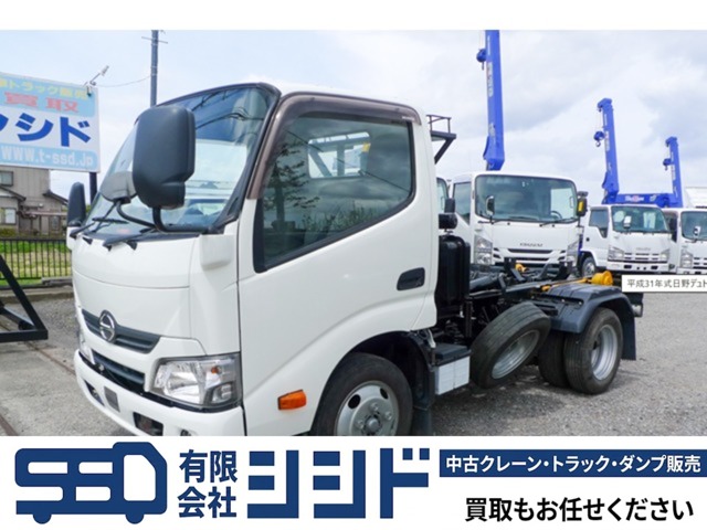 Hino Dutro 1