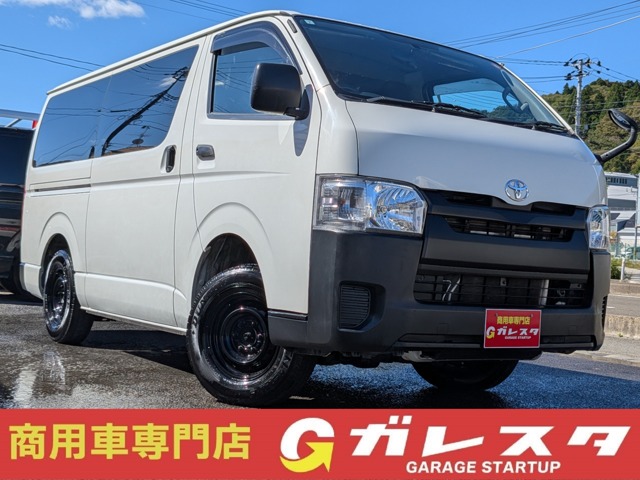 Toyota Hiace Van 1