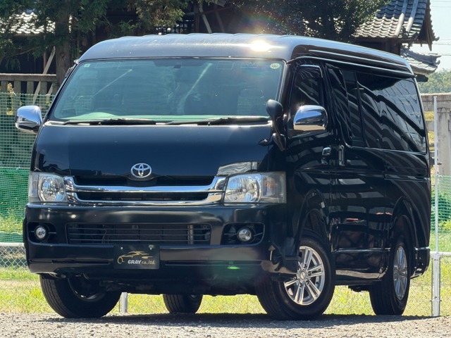 Toyota Hiace Van 2