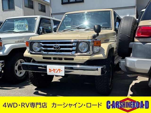Toyota Land Cruiser 70 2
