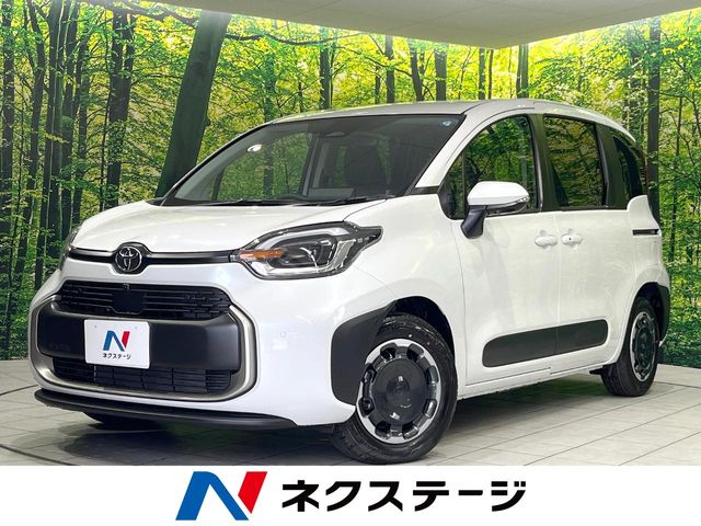 Toyota Sienta 1