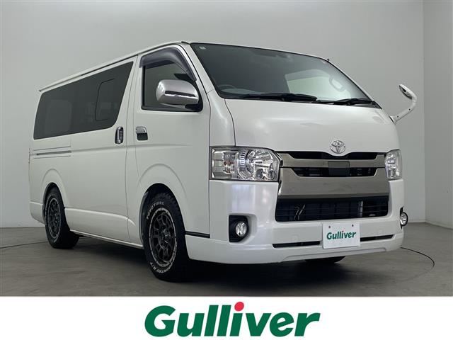 Toyota Hiace Van 1