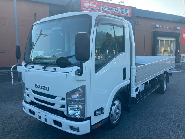 Isuzu Elf 1