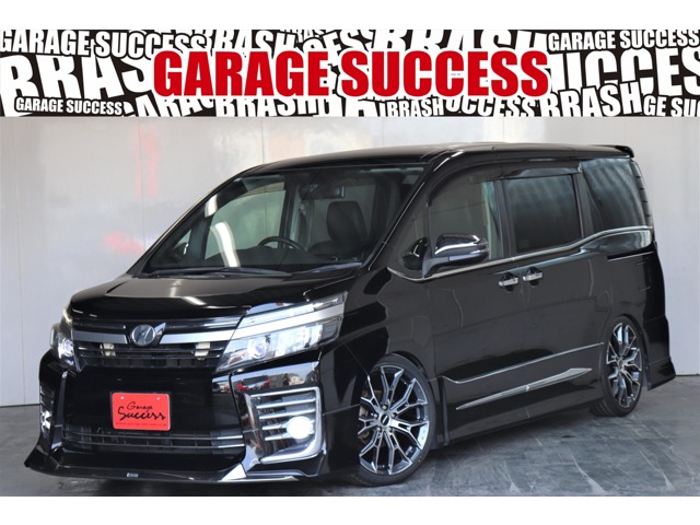 Toyota Voxy 1