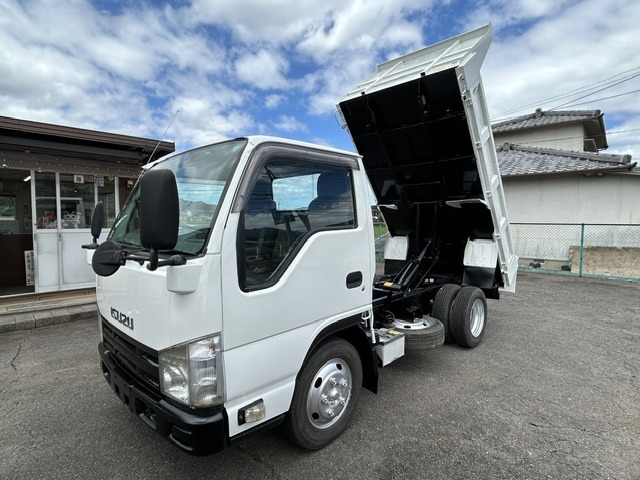 2014 Isuzu Elf