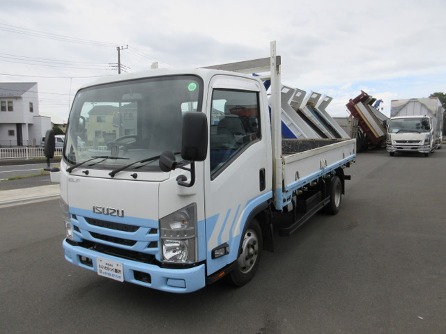 2018 Isuzu Elf