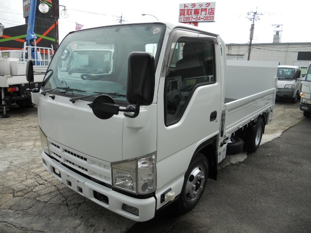 Isuzu Elf 1