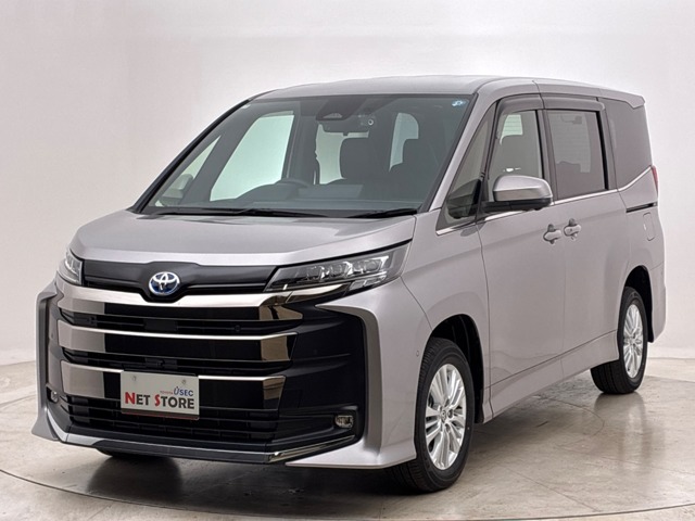 Toyota Noah 1