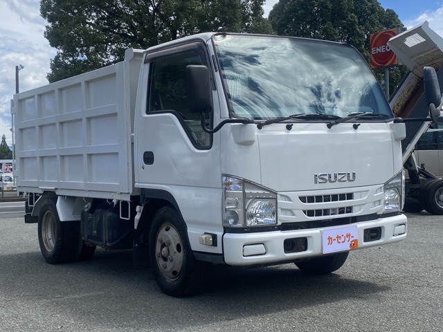 Isuzu Elf 1
