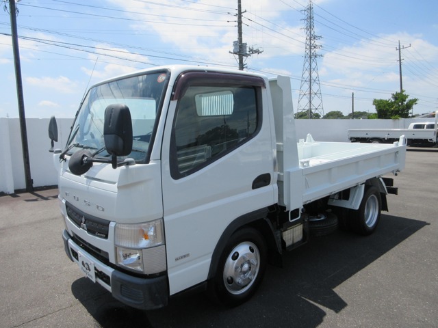 Mitsubishi Fuso Canter 1