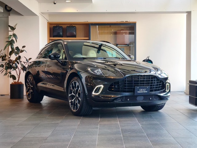 Aston Martin DBX 1