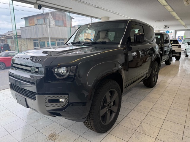 Land Rover Defender 1