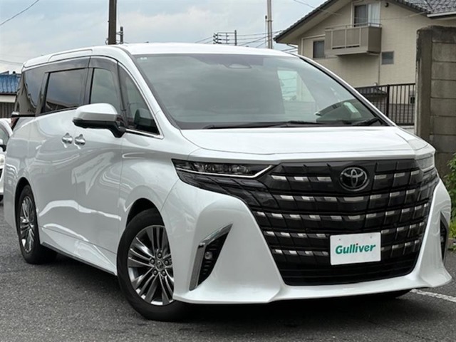 Toyota Alphard 1