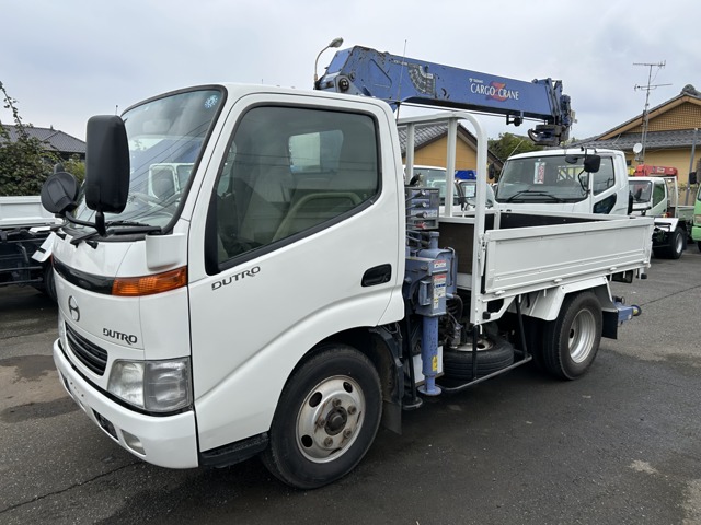 Hino Dutro 1