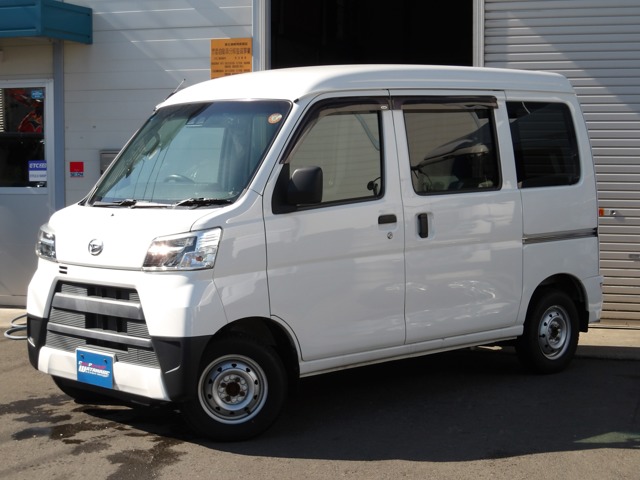 Daihatsu Hijet Cargo 1