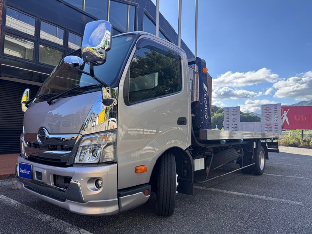 Hino Dutro 1