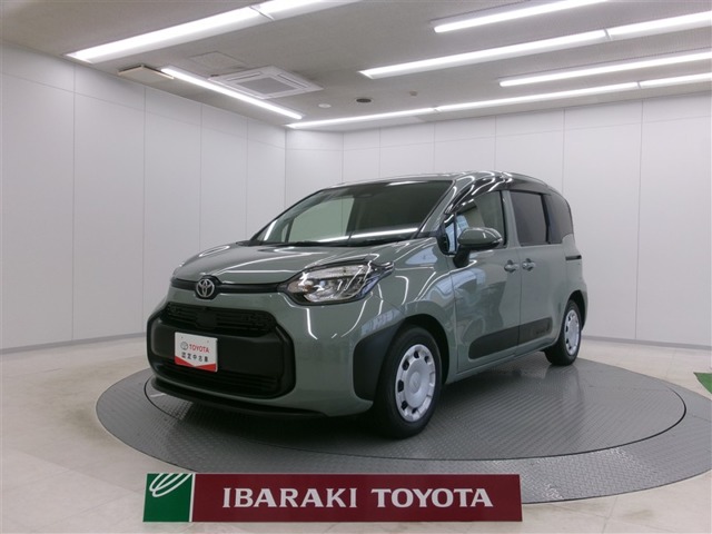 Toyota Sienta 1