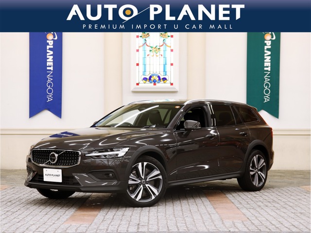 Volvo V60 Cross Country 1