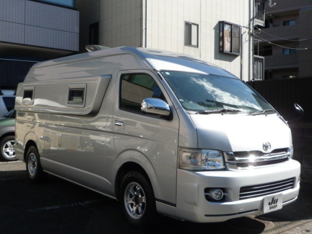 Toyota Regius Ace 1