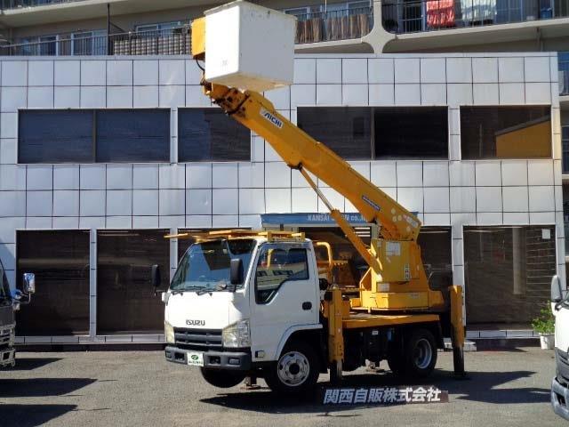 Isuzu Elf 1