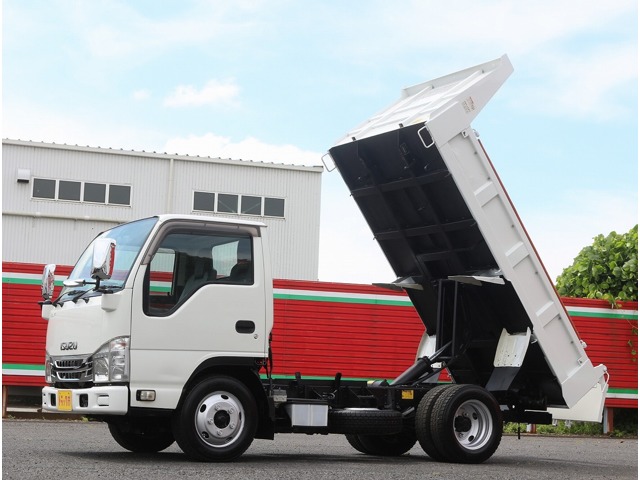 2017 Isuzu Elf