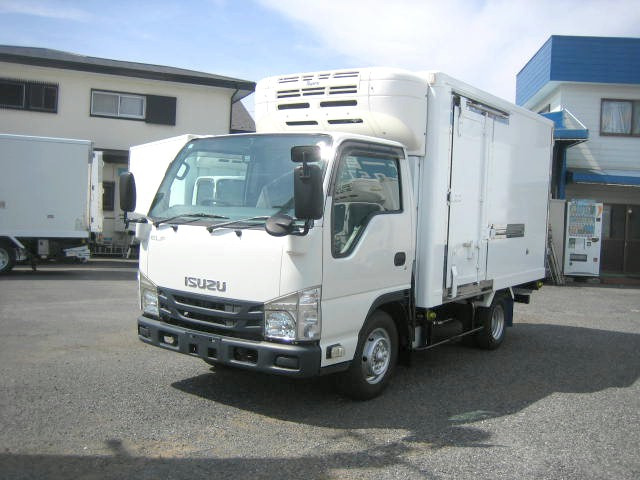 2017 Isuzu Elf
