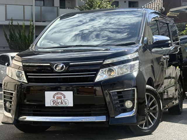 Toyota Voxy 1