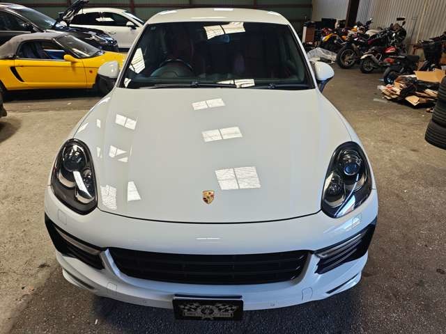 Porsche Cayenne 2