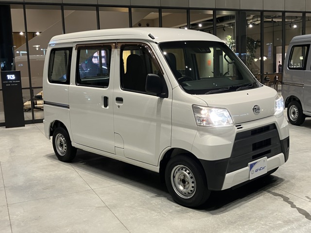 Daihatsu Hijet Cargo 1