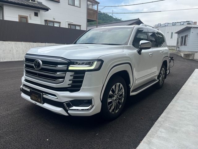 Toyota Land Cruiser 300 2