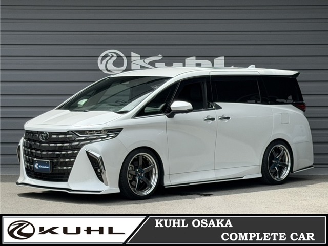 Toyota Alphard 1