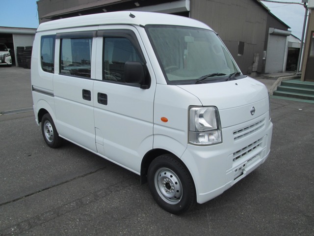 Nissan NV100 Clipper 1