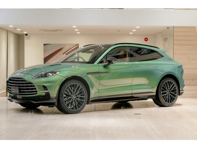 Aston Martin DBX 1